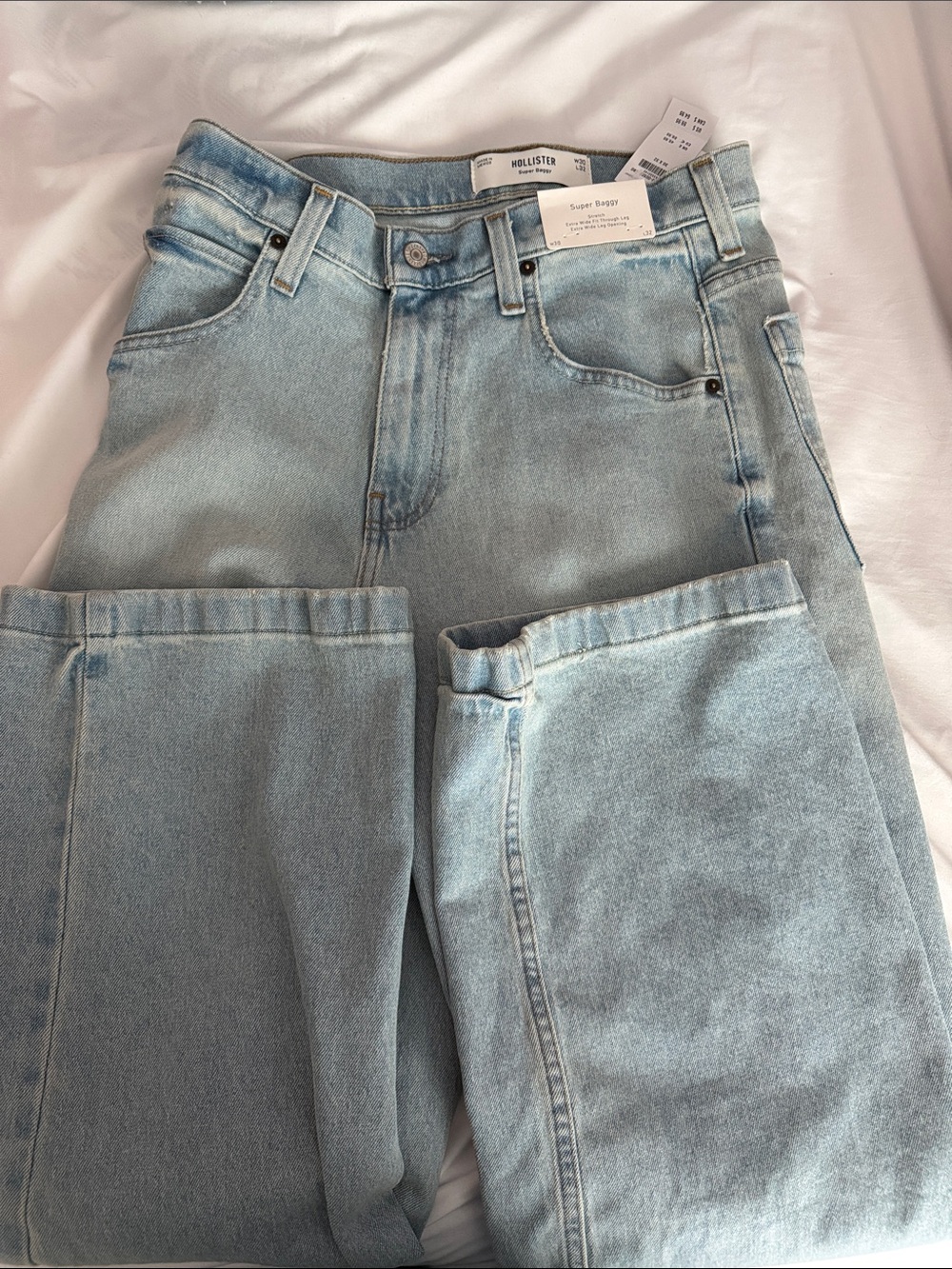 Hollister Light Blue High-Rise Straight Jeans Super Baggy Brand New 30x32
